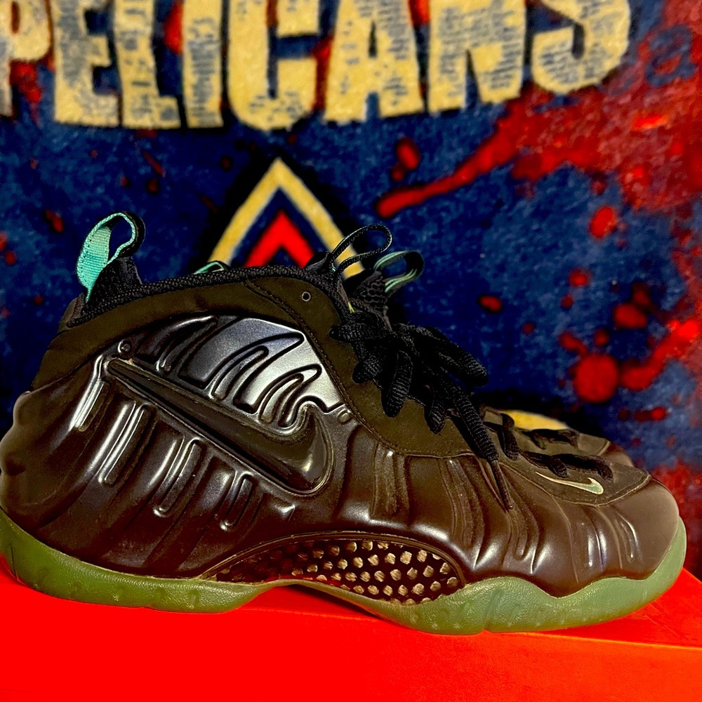 Foamposite Obsidian blue size 10 1/2 a little worn good condition